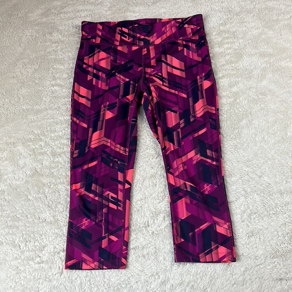Xersion pink and purple patterned fitted work out legging capri pants, med